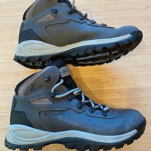 Womens Columbia hiking boots